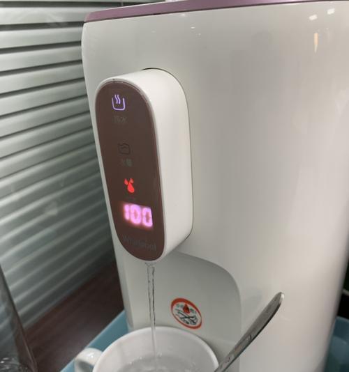饮水机冷热水漏水的原因及解决方法（详解饮水机漏水的相关问题和解决方案）
