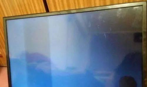 电视屏幕出现竖线怎么解决？维修步骤和费用是多少？