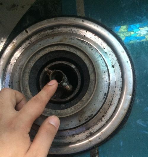 集成灶上的小孔堵塞了怎么办？如何正确清理维护？