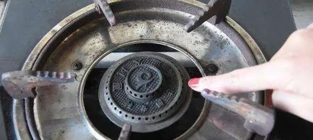燃气灶发黄了怎么办？有哪些清洗妙招方法？