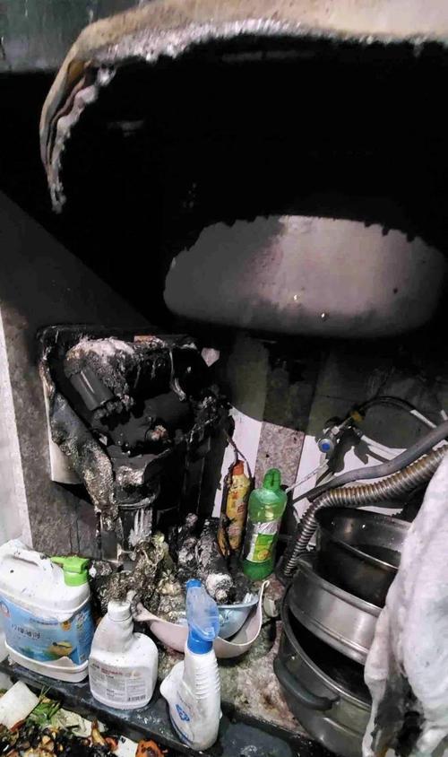 热水器外壳烧坏怎么办？如何快速修复或更换？