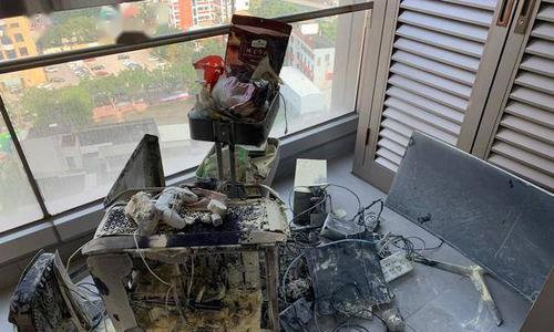电脑烧主板发出噪音的原因是什么？
