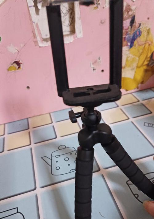 手动式手机支架使用方法？如何调整角度和位置？
